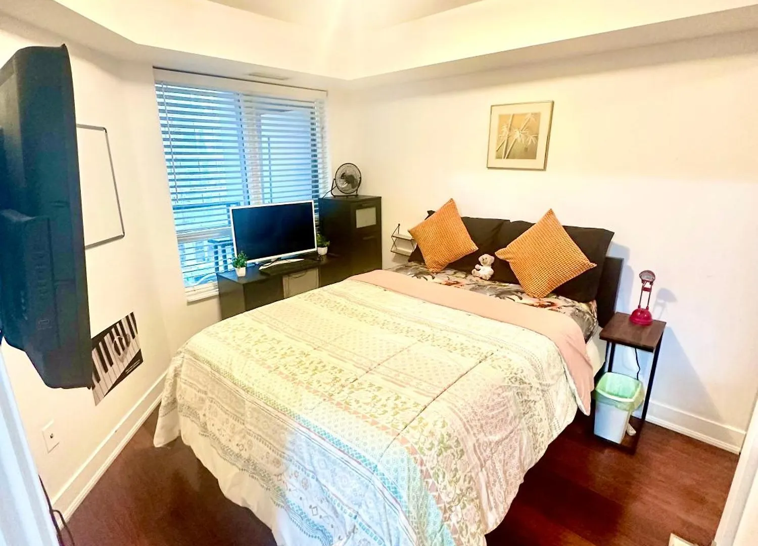 Core Downtown Toronto-3 Bedrooms-2 Bathrooms-Washrooms-Free Parking-Cn Tower-Ripleys Museum-Blue Jays Stadium In Front-Indoor Gym-Swimming Pool-Jacuzzi Sauna-Filter Drinking Water-Wifi
