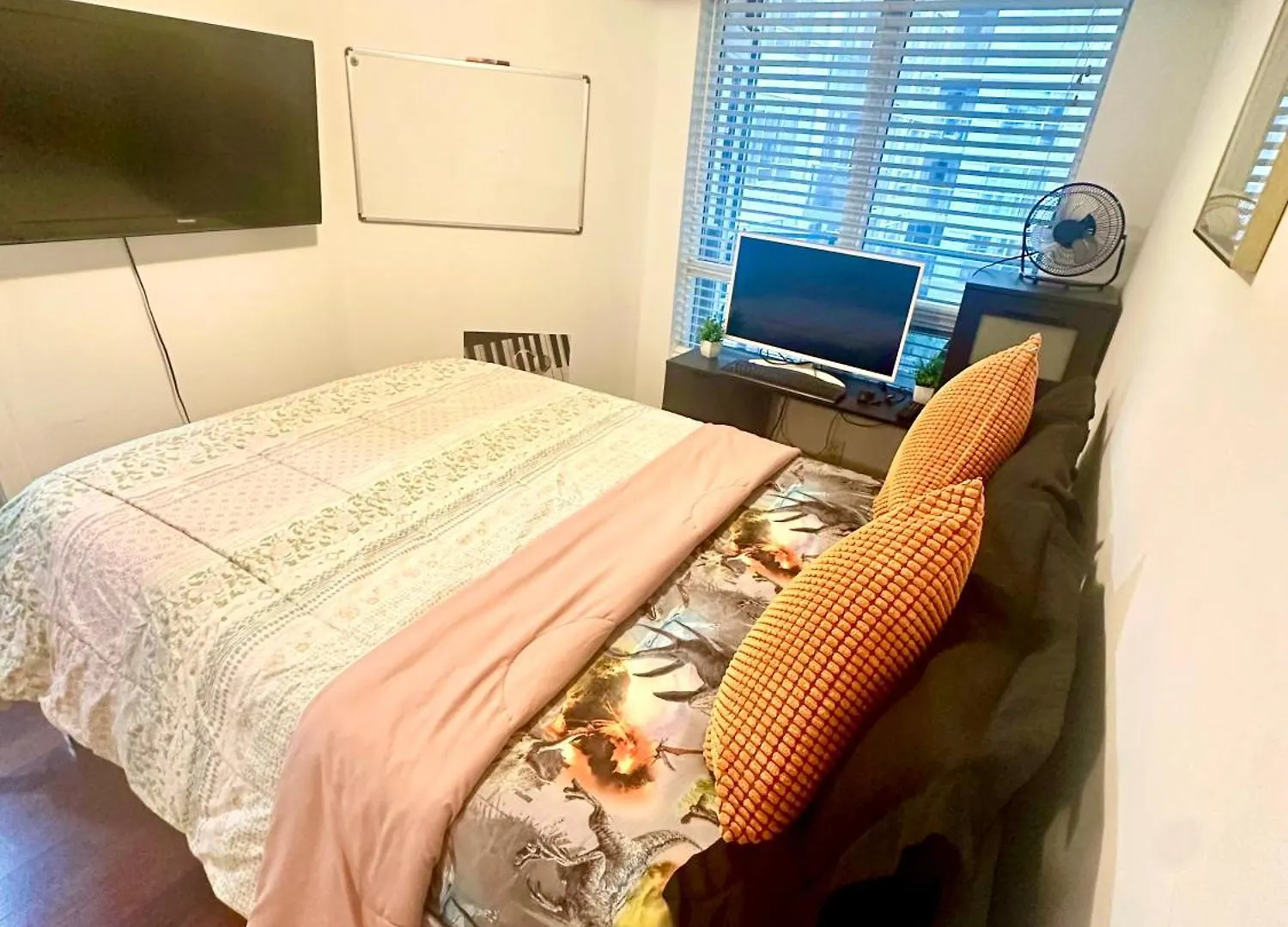 Core Downtown Toronto-3 Bedrooms-2 Bathrooms-Washrooms-Free Parking-Cn Tower-Ripleys Museum-Blue Jays Stadium In Front-Indoor Gym-Swimming Pool-Jacuzzi Sauna-Filter Drinking Water-Wifi Kanada