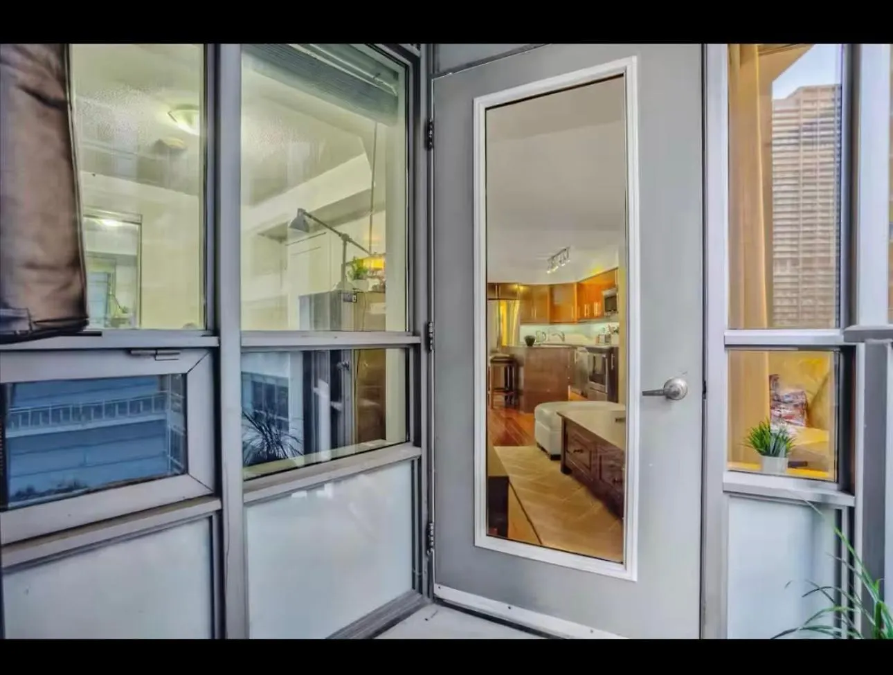 Core Downtown Toronto-3 Bedrooms-2 Bathrooms-Washrooms-Free Parking-Cn Tower-Ripleys Museum-Blue Jays Stadium In Front-Indoor Gym-Swimming Pool-Jacuzzi Sauna-Filter Drinking Water-Wifi 0*, Toronto Canadá
