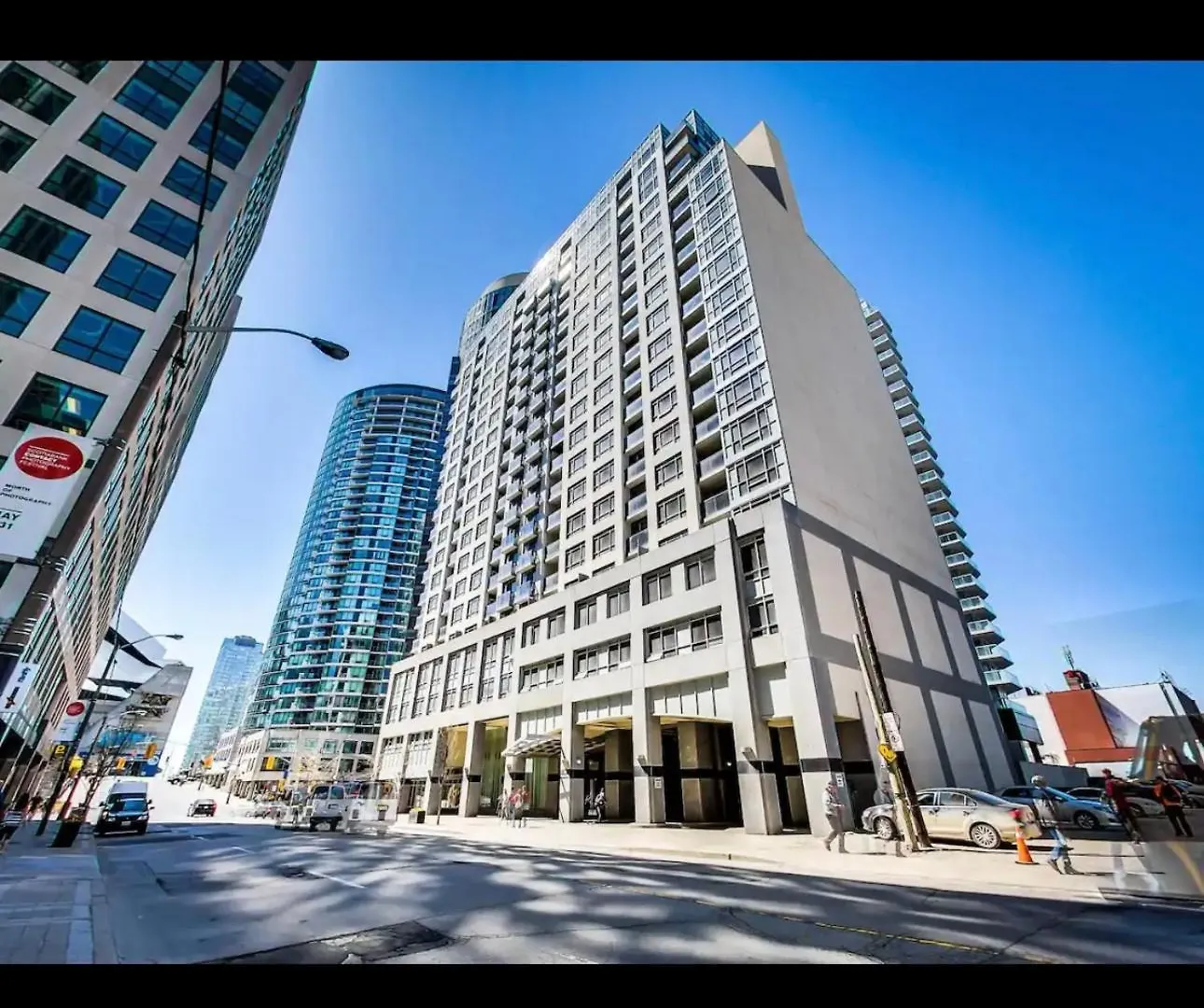 Core Downtown Toronto-3 Bedrooms-2 Bathrooms-Washrooms-Free Parking-Cn Tower-Ripleys Museum-Blue Jays Stadium In Front-Indoor Gym-Swimming Pool-Jacuzzi Sauna-Filter Drinking Water-Wifi Canadá